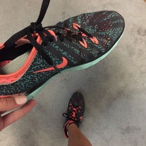 Nike 5.0 tennis shoes